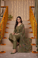 Sophisticated Suit with Floral Dupatta